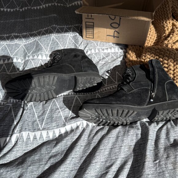 CALTO Men’s Size 12 Black Suede Elevator Boots + Slides Bundle - Picture 8 of 14